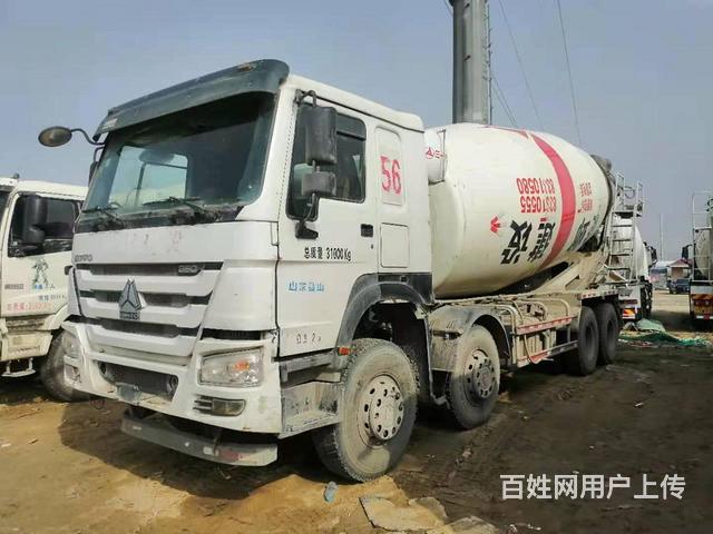 18年二手豪沃大20方搅拌车 三一上装380马力的图片
