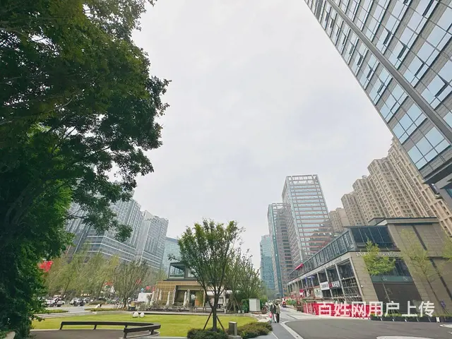 XSY见钱合适就转！高新交子大道地铁口旁餐饮小吃店的图片