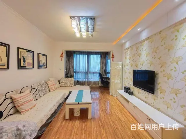 市中心丹尼斯附近精装二室电梯房 好楼层可贷款的图片
