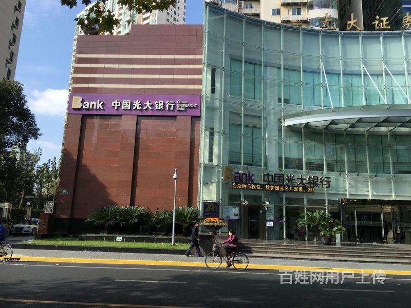 静安沿街独栋商铺,展示面大,位置佳,公司个人都可交