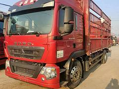 22年二手豪沃6.8米高栏货车 国六排放 原版原漆