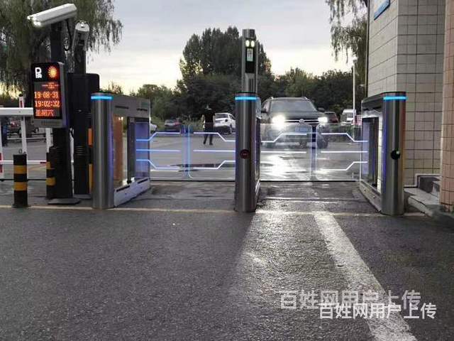 ✰⏳红旗区广告道闸多钱一台❣的图片