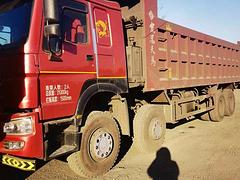 运城急售19年6月国五8米豪沃前四后八自卸车