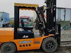 杭叉九成新3吨半升高4米