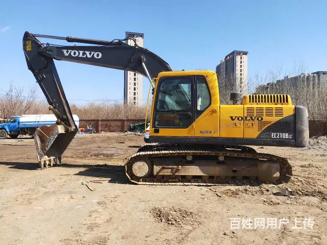 挖掘机沃尔沃210低价出售的图片