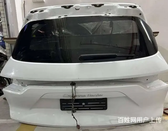 保时捷卡宴尾盖机盖 叶子板车顶天窗 大灯尾灯 仪表的图片