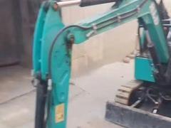 17小型挖掘机