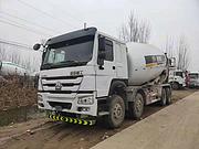 转让二手豪沃前四后八大20方搅拌车380马力