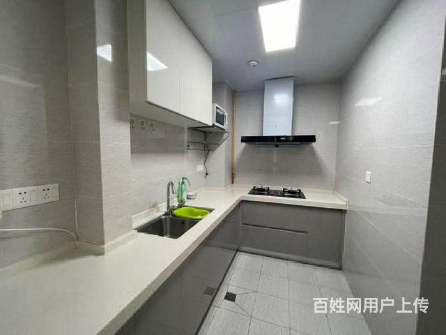四十来万购诗城本部的电梯精装房，拎包就能入住。的图片