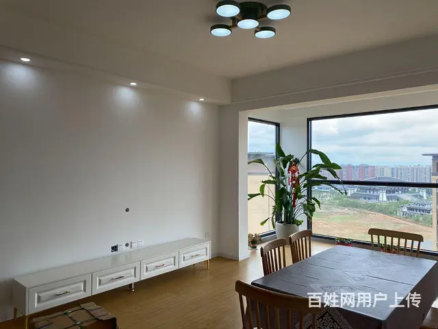 公园大观精装三房两厅仅售59.8万包过户的图片