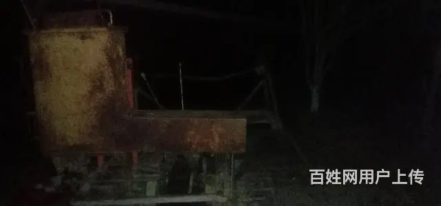 柳林双操纵杆底盘，履带七层新以上。的图片