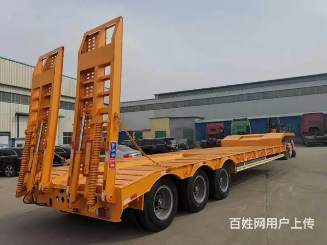 订做钩机板 可选轮胎外露 和 轮胎不外漏两种样式的图片