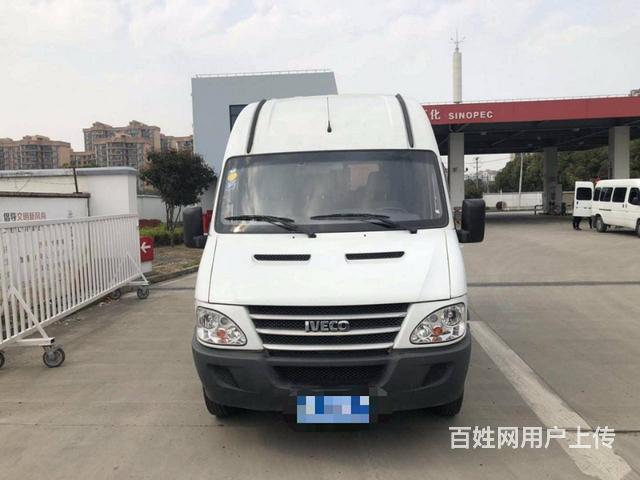 依维柯宝迪长轴高顶7坐国四排放私家车包过户支持分期的图片
