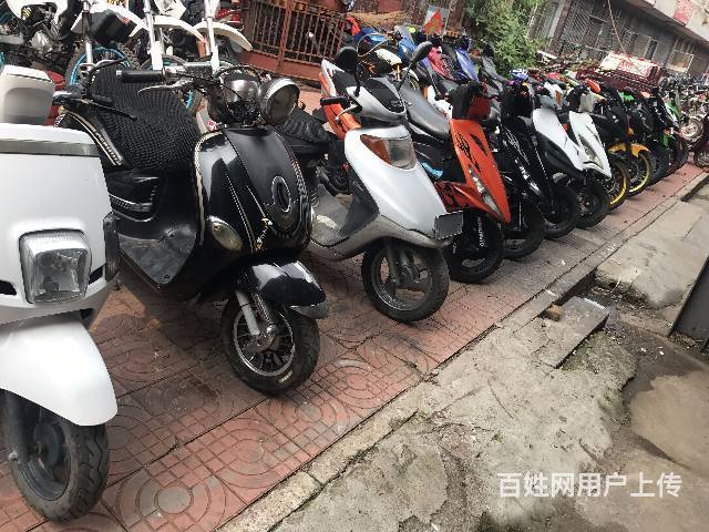 摩友地带车行，出售各类二手摩托车，骗子滚的图片