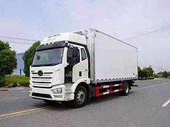 梅州解放6.8米冷藏车 厂家专业生产2-9米冷链车