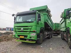 二手豪沃渣土车 5.6米大箱 380马力 后八轮
