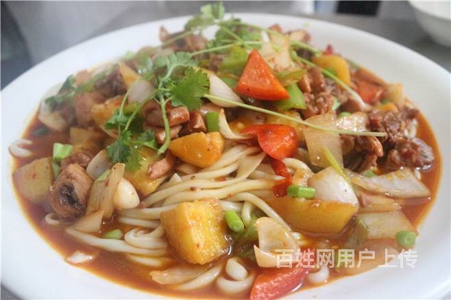 大盘鸡拌面做法培训 实体店大盘鸡羊肉饺子培训