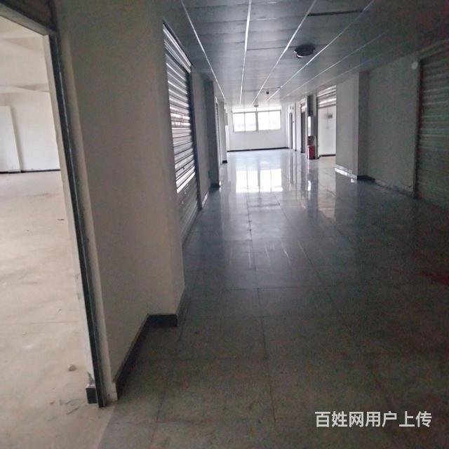 国汽城二楼写字楼出租，房东直租不收中介费，房租包含物业费的图片