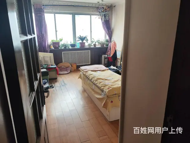 西固区天鹅湖德馨居住宅一套6/8楼，有意私聊 学区（下楼就是的图片