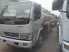 工地完工转让手续齐全8吨油罐车5吨加油车