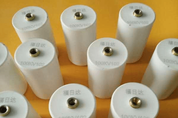 电子加速器电容