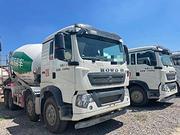两台20年底轻量化15方豪沃二手搅拌车