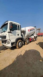19年大12方轻量化二手豪沃搅拌车 340马力