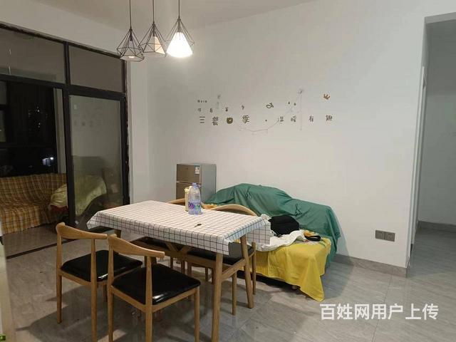 滨江首府 普通住宅2厅 中等装修的图片