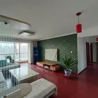 出租大自然一期大平层三居室电梯房，年付押一！