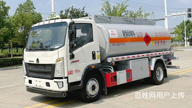 前年清库重汽豪沃十吨油罐车 手续齐全 价格优惠多的图片