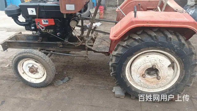 小四轮拖拉机的图片
