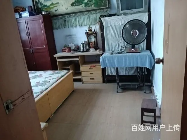 3.8w鹤山带大院1楼三室一厅，精装，拎包入住的图片