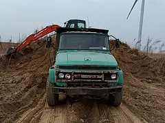 工程自卸车