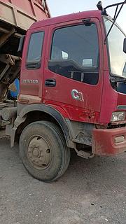 翻斗车