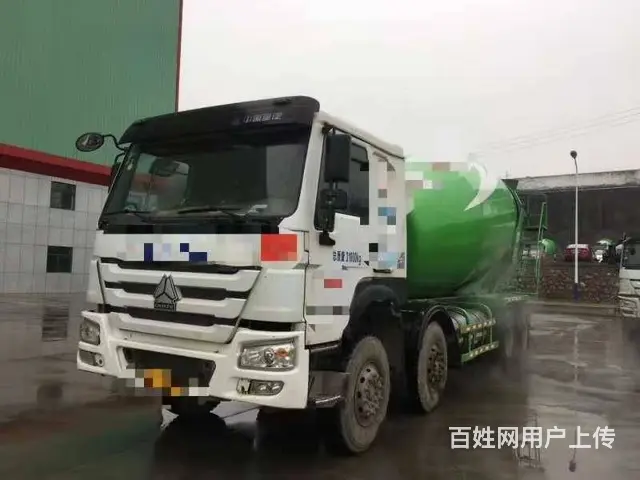 急转二手豪沃搅拌车 大18方 380马力 烧气车的图片