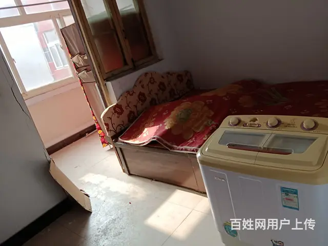 1.3w杨黾路5楼2室拧包住的图片