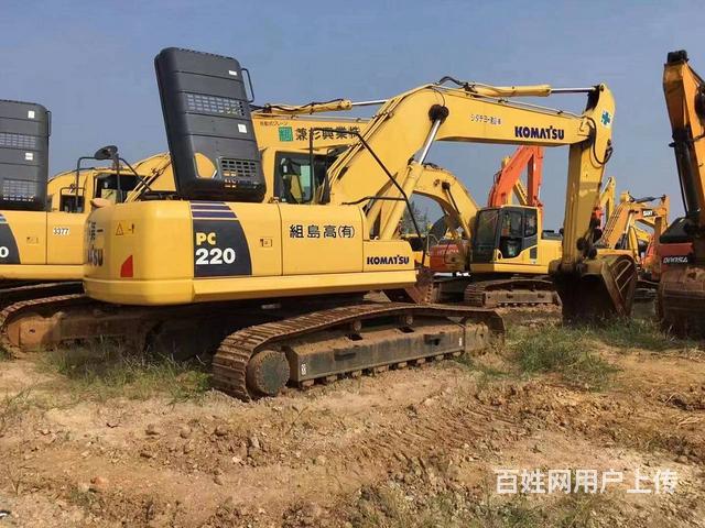 原版新款小松220-8二手挖掘机机况性能非常好的图片