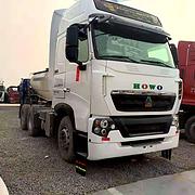 低价转让二手豪沃牵引车540马力国五双驱轻体原版车