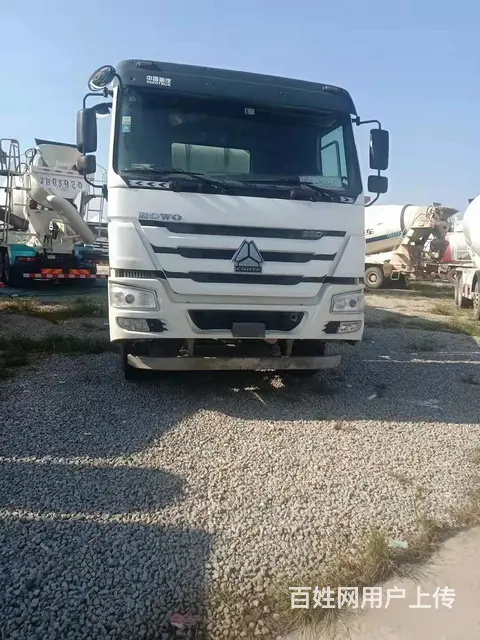 18年豪沃水泥罐车 豪沃底盘 国五排放的图片