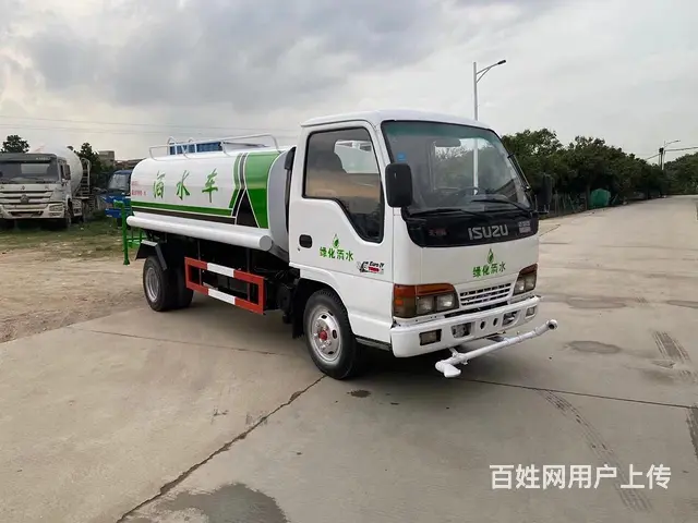 洒水车的图片