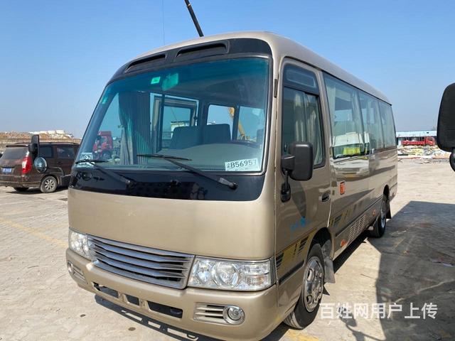 囯517年江铃考斯特18座中型客车