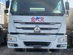 18年二手豪沃搅拌车大18方380马力前四后八国五