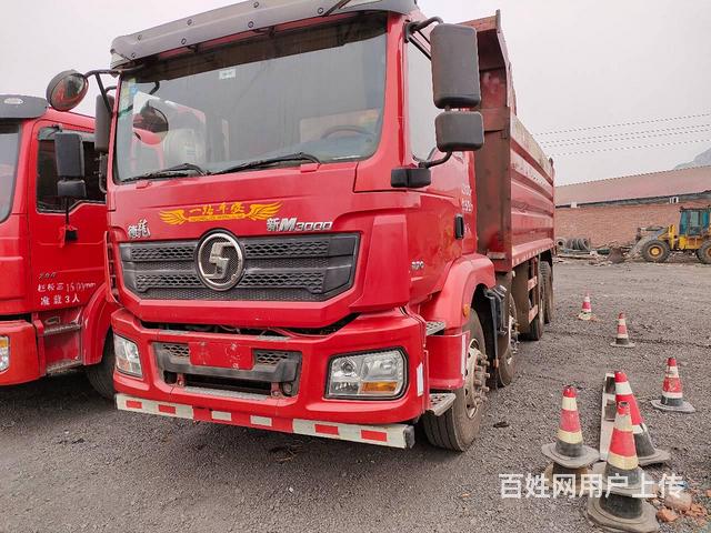 新到10台19年国五德龙新M3000前四后八自卸车的图片