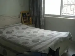 道南里一期三室二厅家具家电齐全1300元