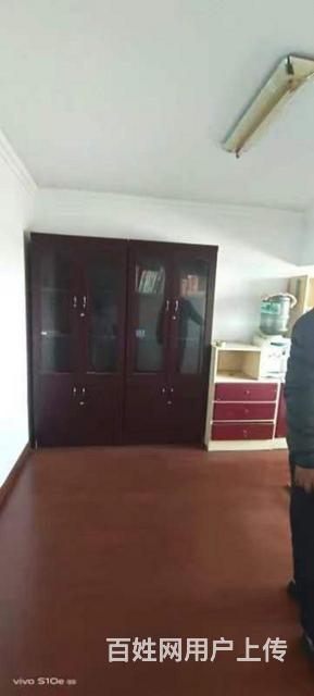 东方红二中昌盛小区6楼带7楼152平房本面积76平16.8万的图片