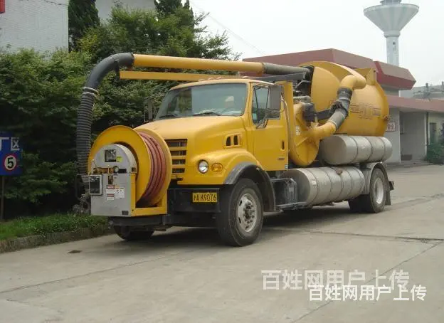 东风多利卡15方化工废水转运车  罐式可选装顶部可开装料口的图片