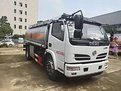 8吨油罐车东风多利卡   流动运油车