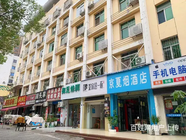 长江市场十字路口70平临街餐饮店转让，可做其他的图片