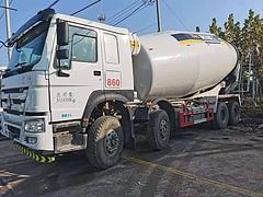 ​19年二手豪沃搅拌车 大20方前四后八380马力