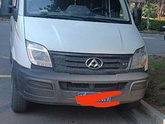 出售自用大通V80